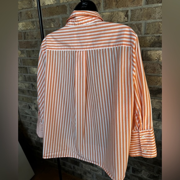 COS
Wide-Sleeve Cropped Shirt Size US 10 - Picture 7 of 10